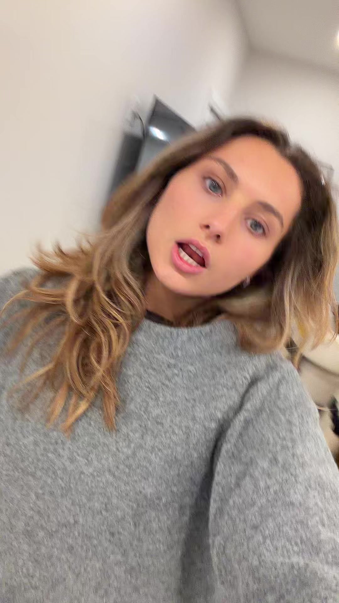 @sixgirlswithnojob