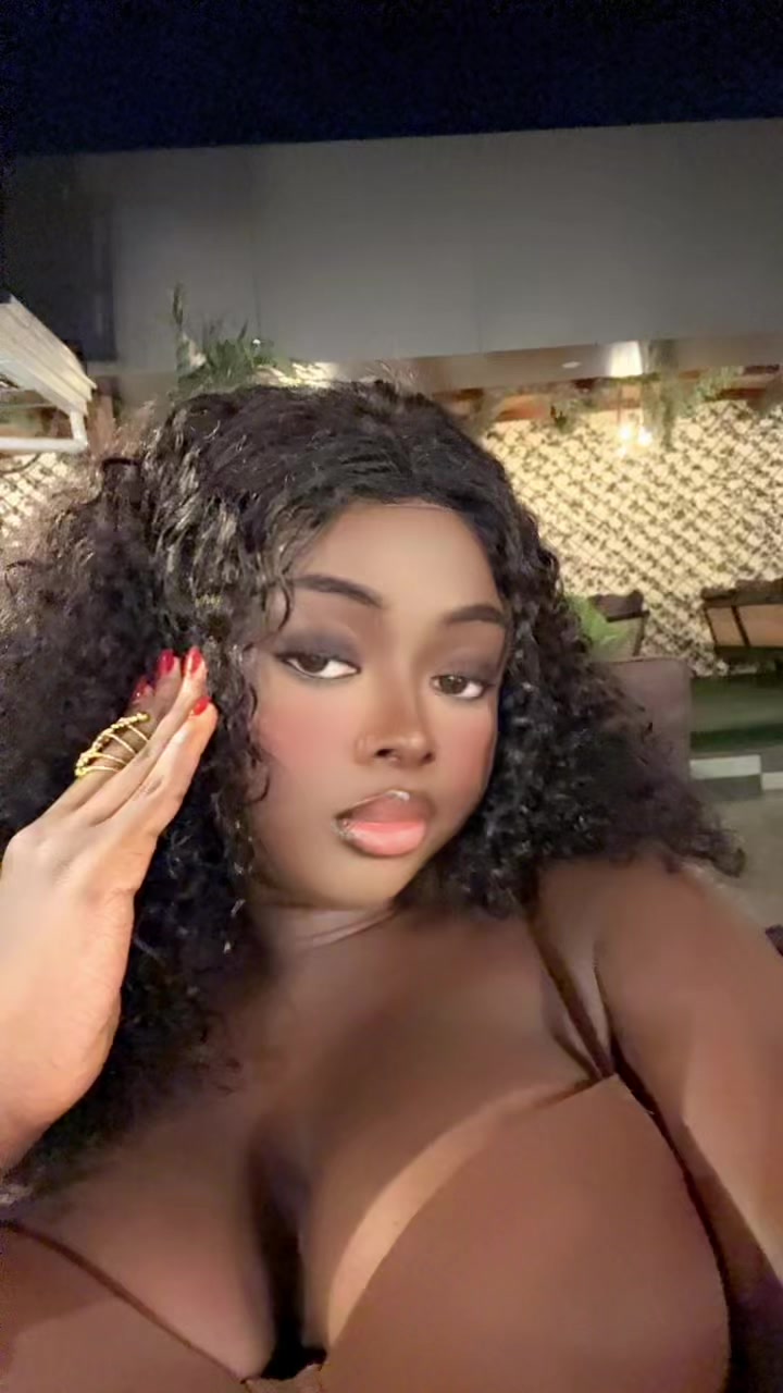 @Nènè🥰♥️