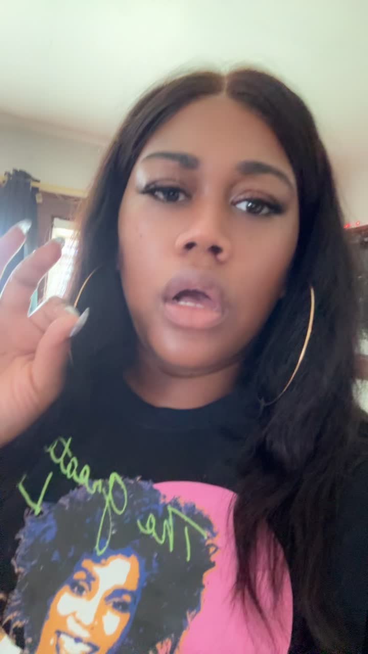 @The_Real_Lo