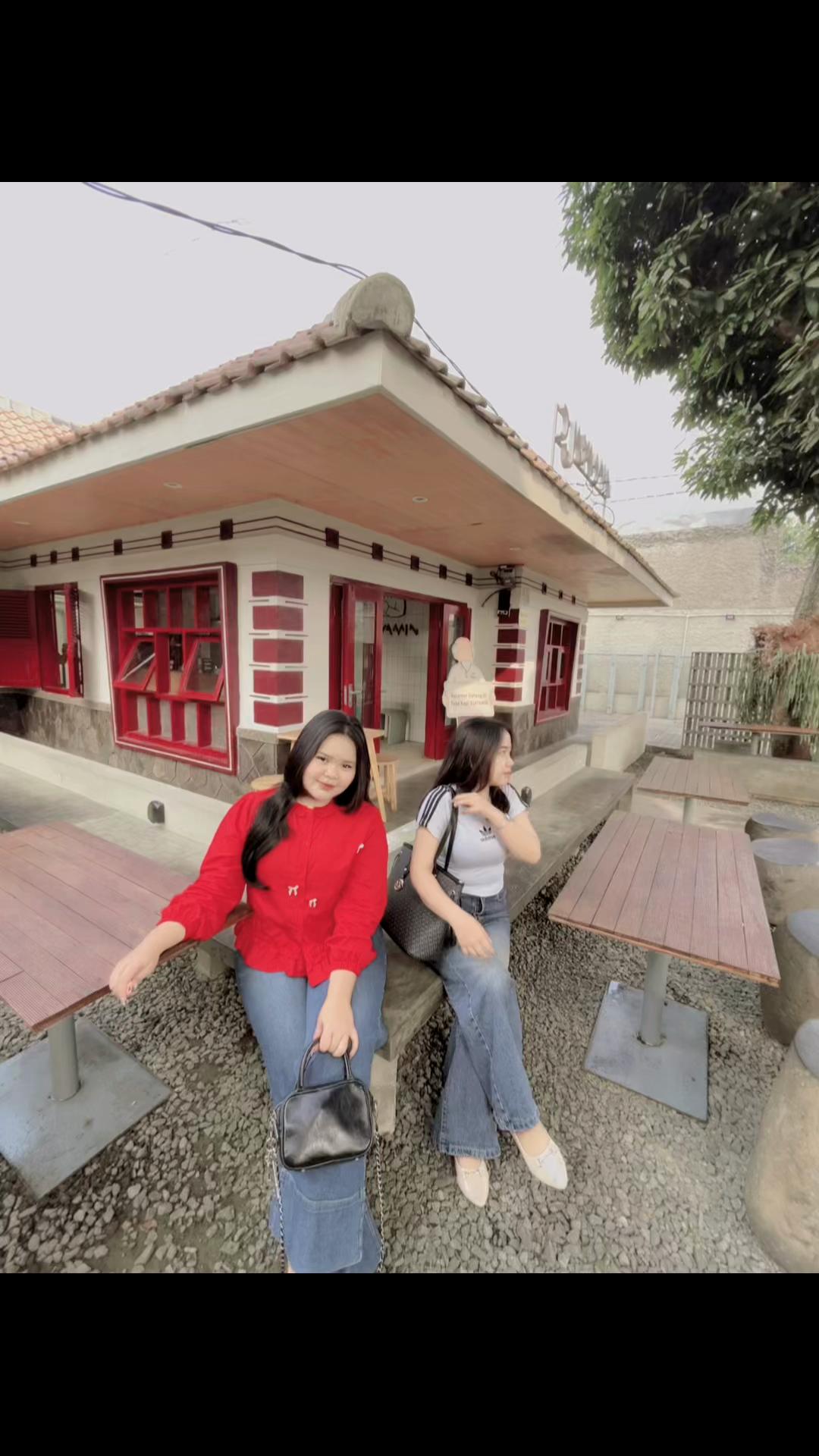 @Nisaa18