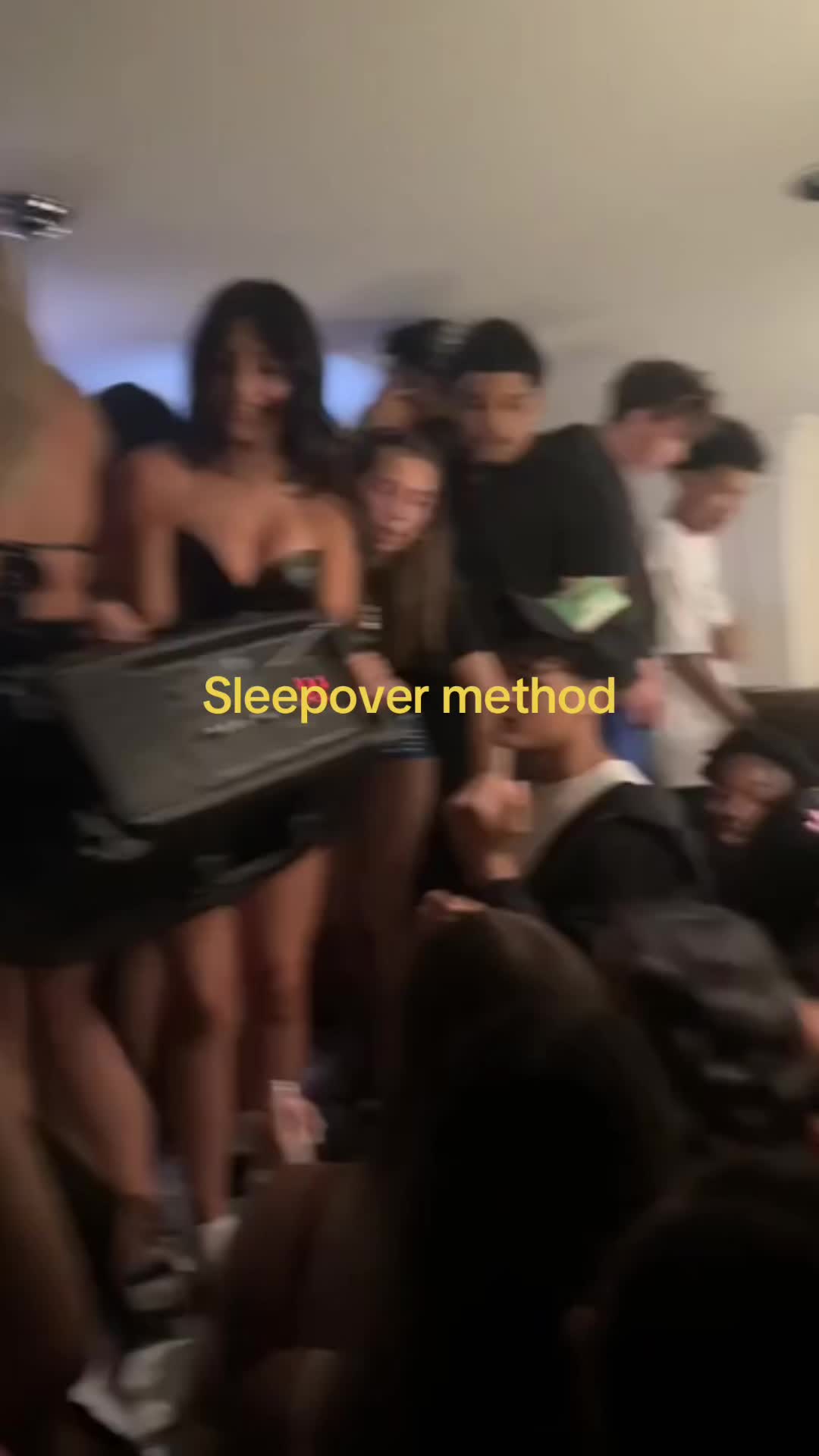 @￶