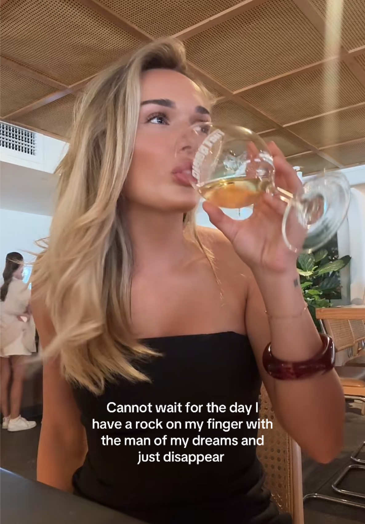 @Ab3y3