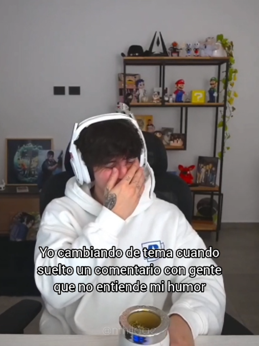 @𝒩