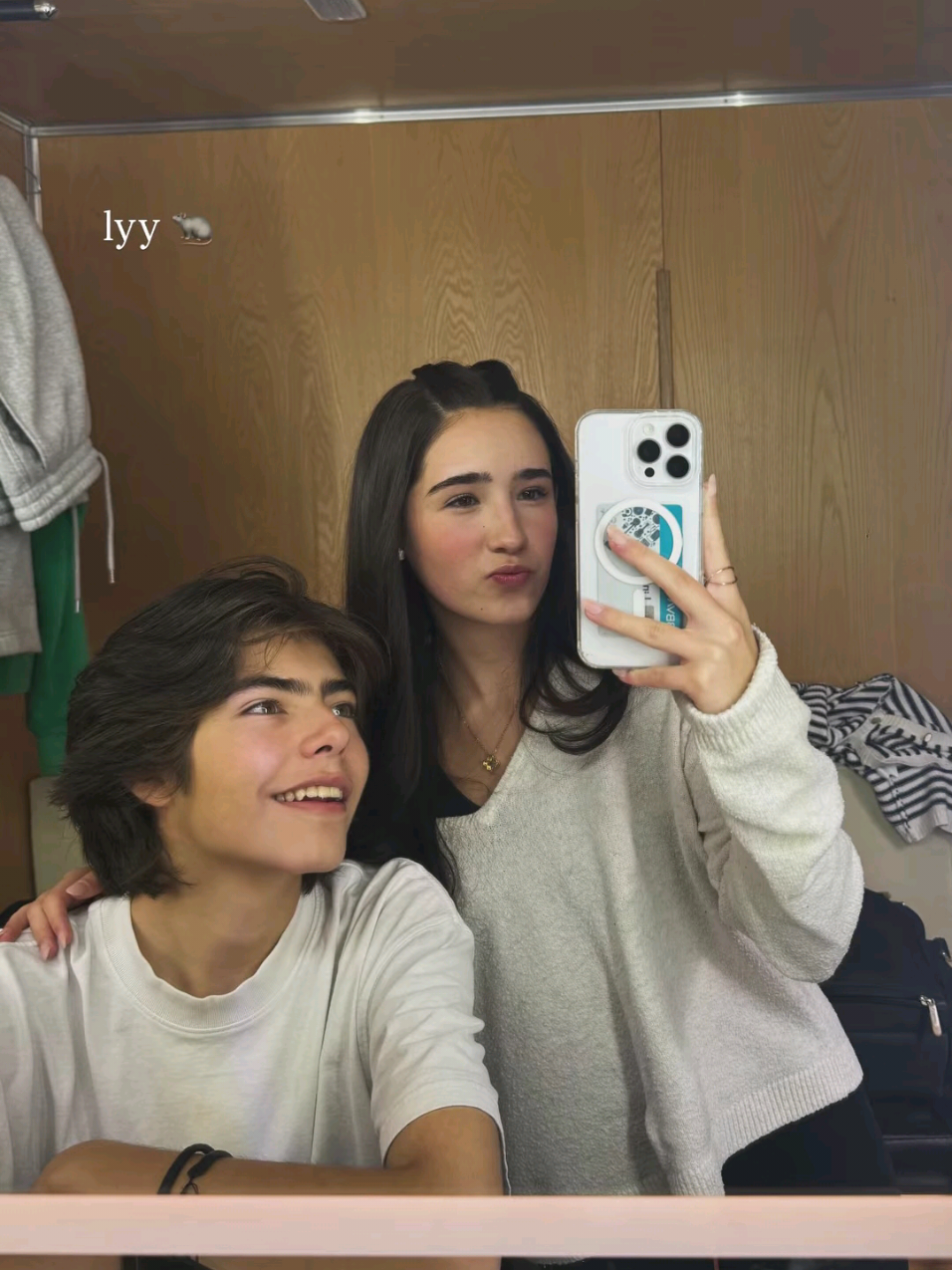 @ʟɪᴢ (𝒗𝒆𝒓𝒔 𝒌𝒊𝒎❤️&zwj;🩹)