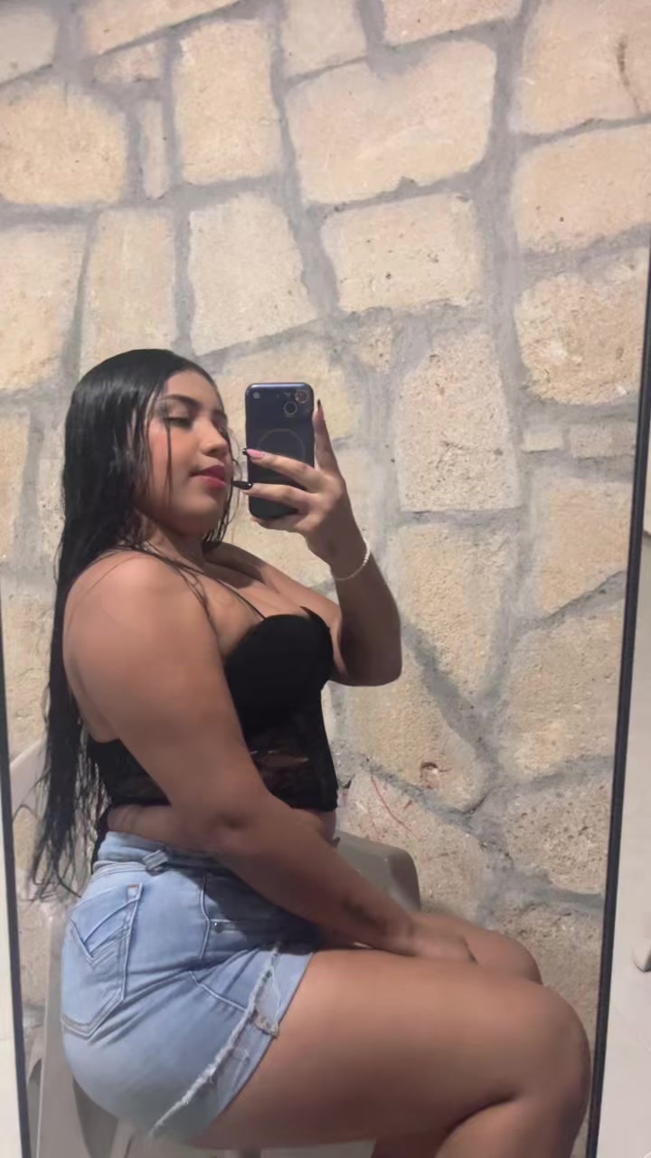 @𝐿𝒜 𝒞𝐻𝒜𝑀𝐼𝒯𝒜 🍒🇻🇪