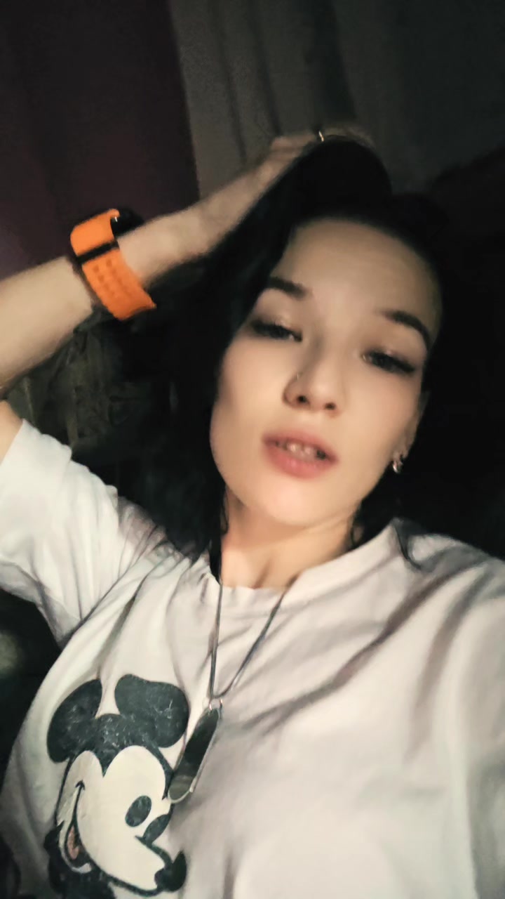 @Anya_Kotik