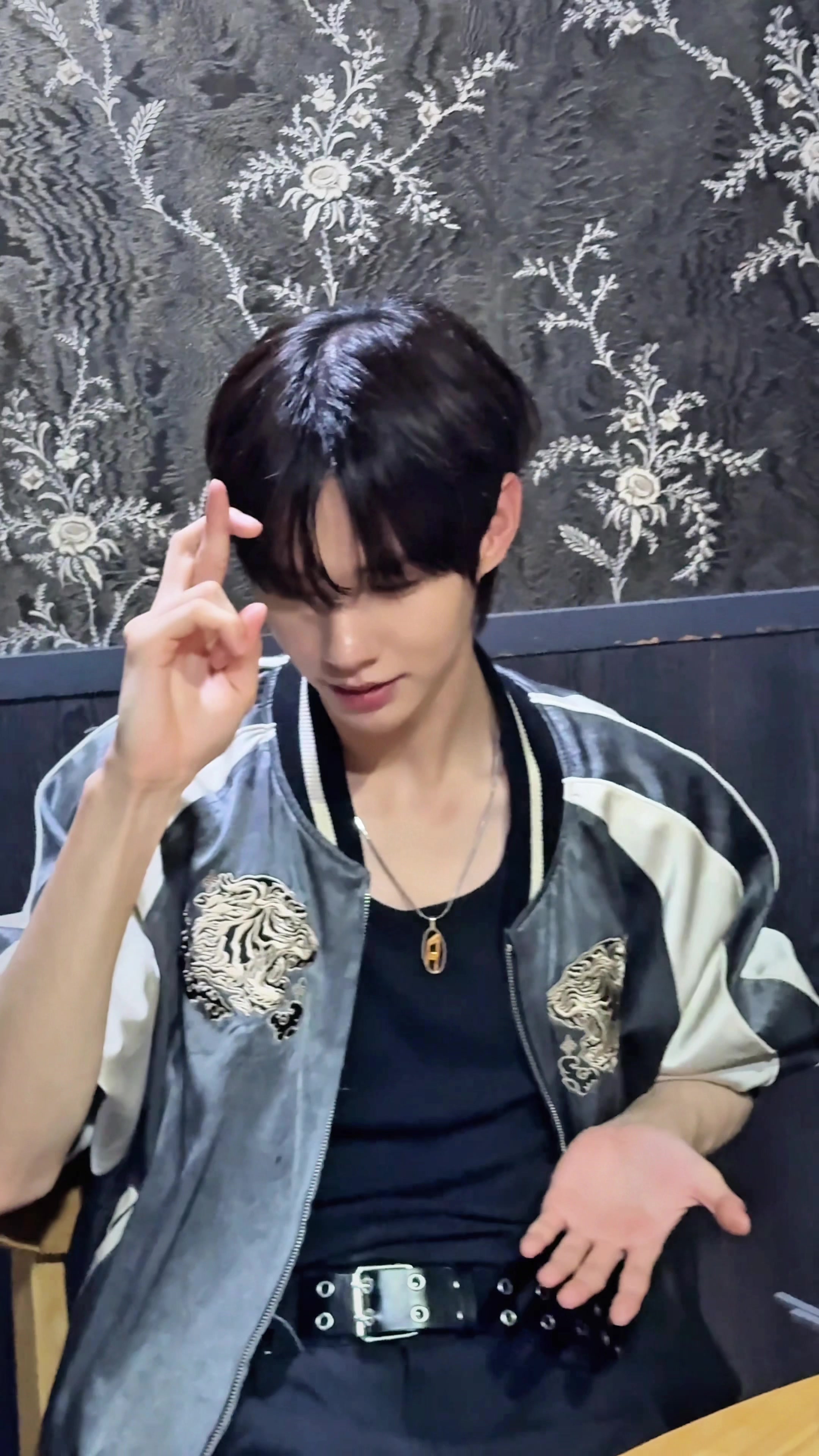 @CLOSE YOUR EYES