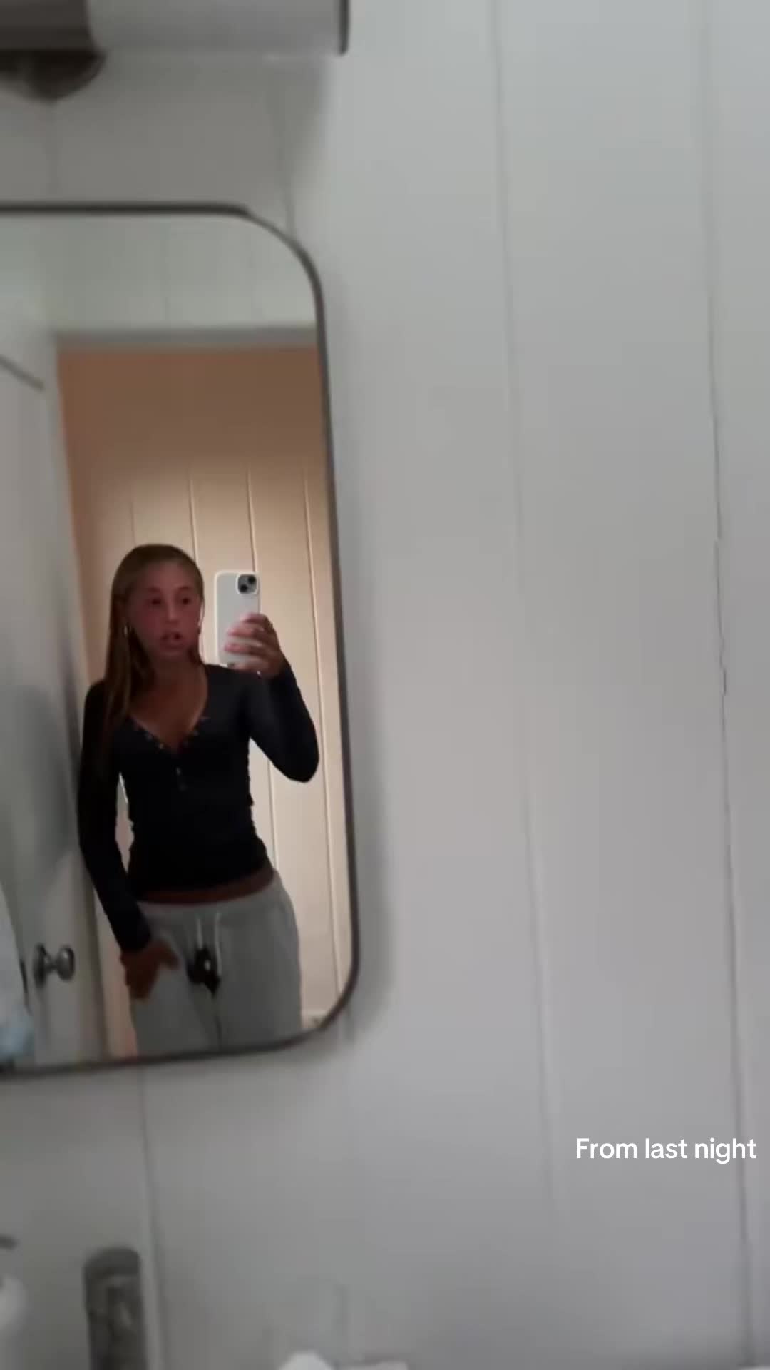 @Bella