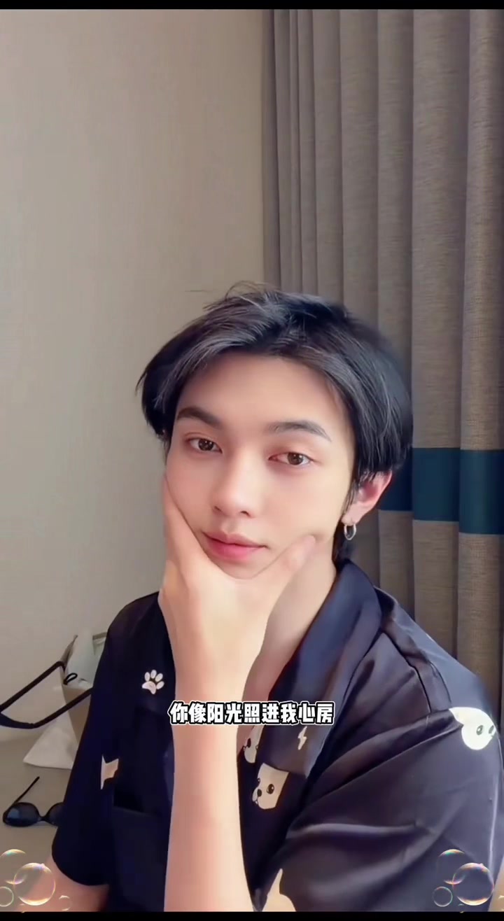@🍁 𝐏𝐬𝐬𝐜𝐠𝟐𝟖𝟎𝟏_叶皓然 🦋