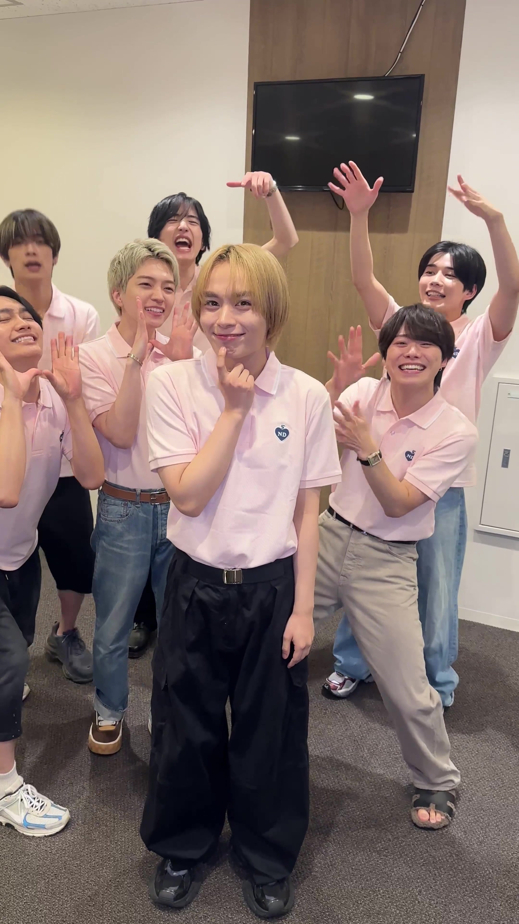 @なにわ男子 / Storm Labels