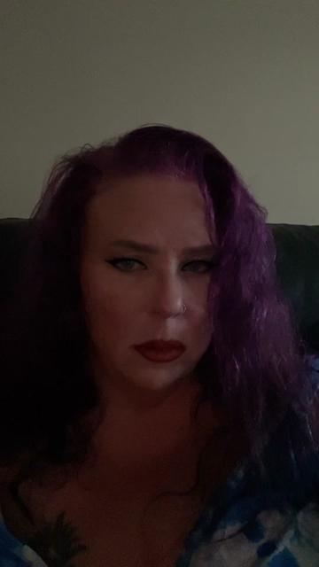 @overwhelmed_lady
