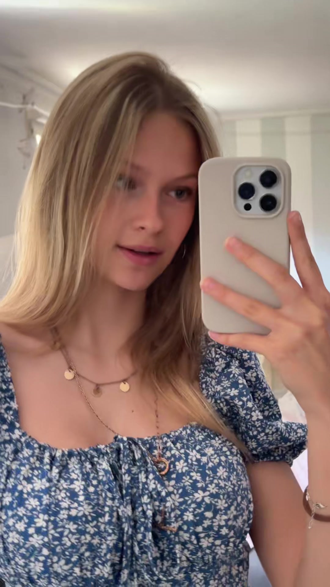 @elliii