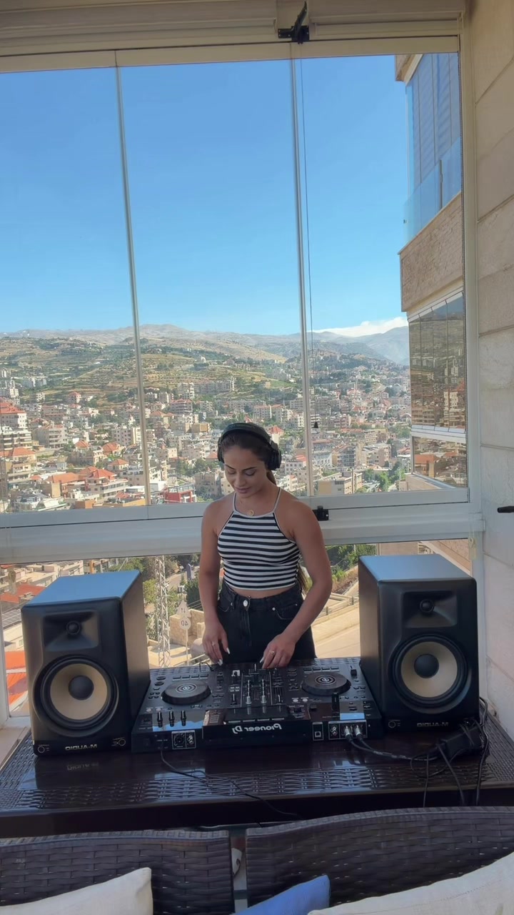 @Dj Suzy