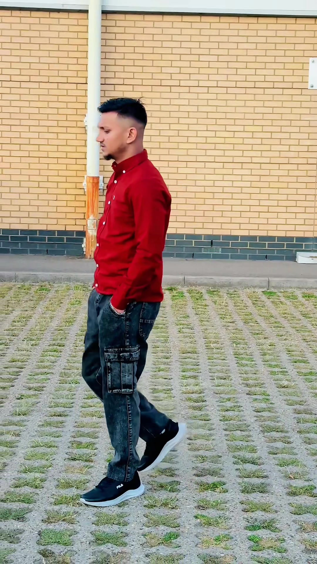 @𝗥𝗔 𝗠𝗔𝗠𝗨𝗡 🇬🇧