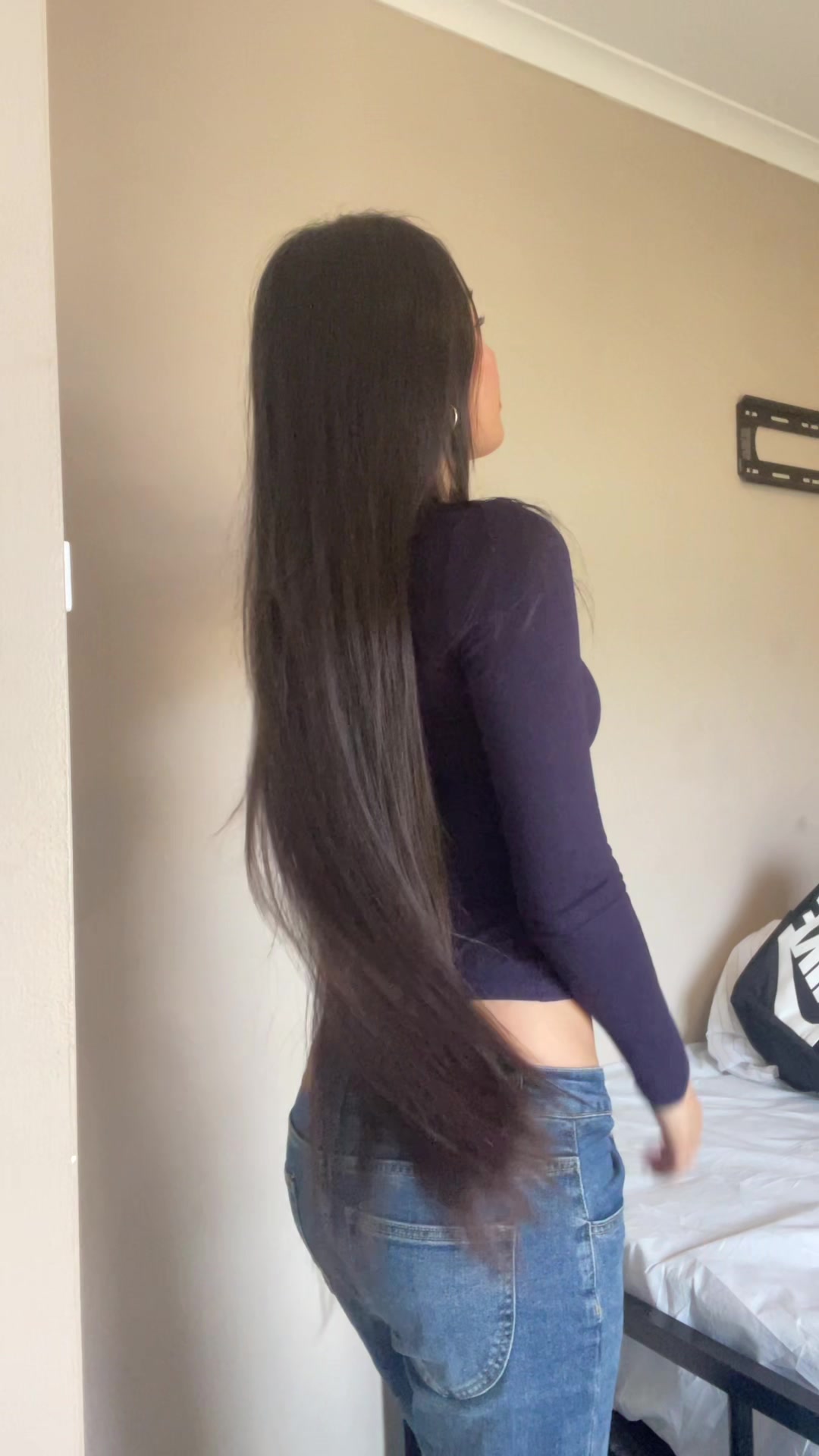 @><