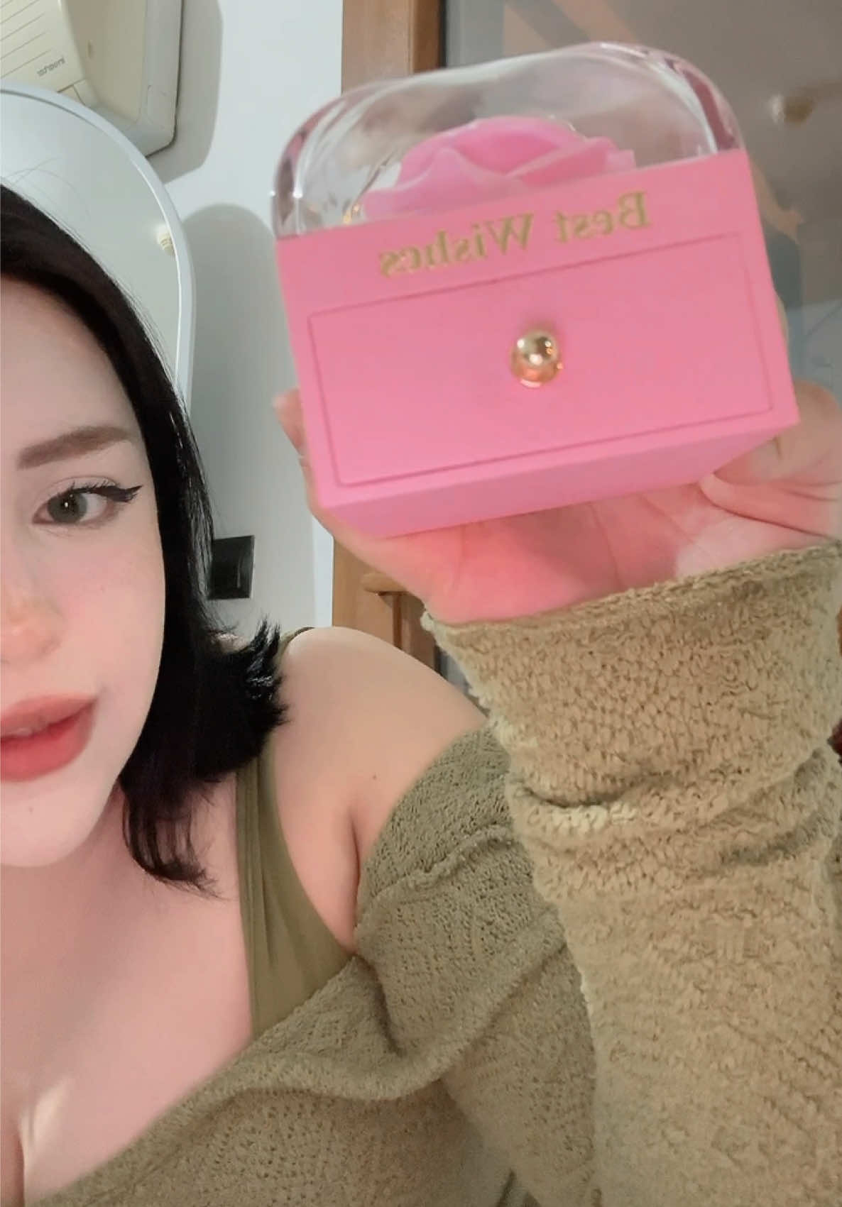 @melekwhhoo