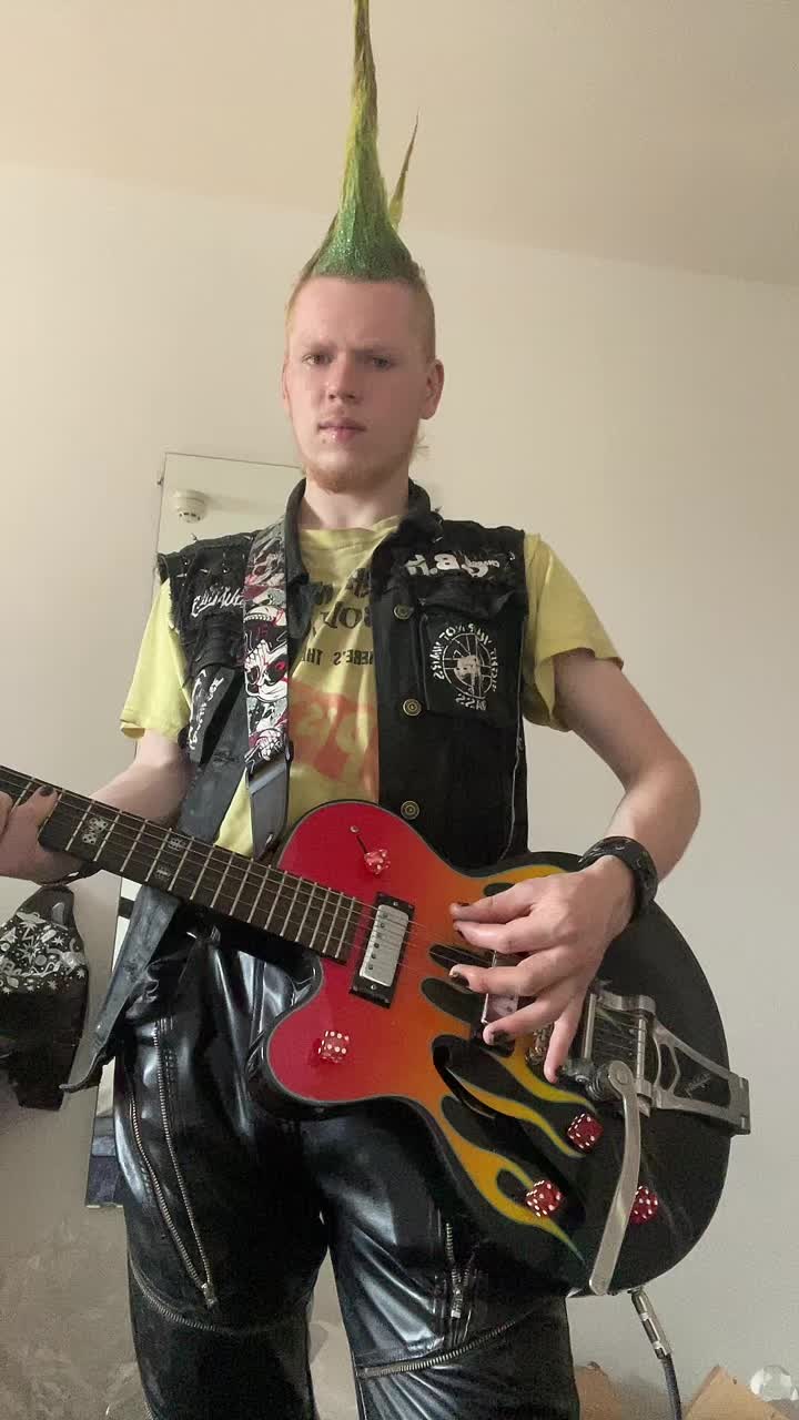 @Erotten77