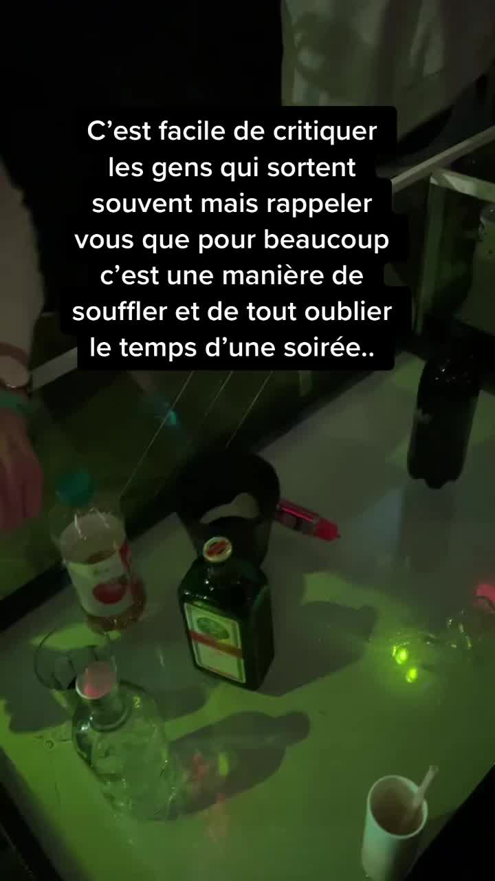 @La blonde aux yeux bleus