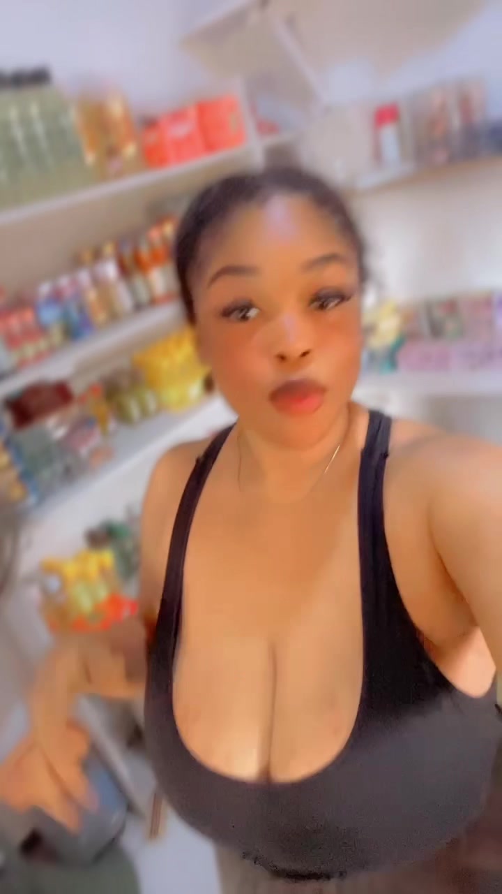 @Instagram: Thick-eri