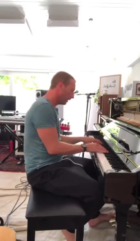 @Chris Martin ♾