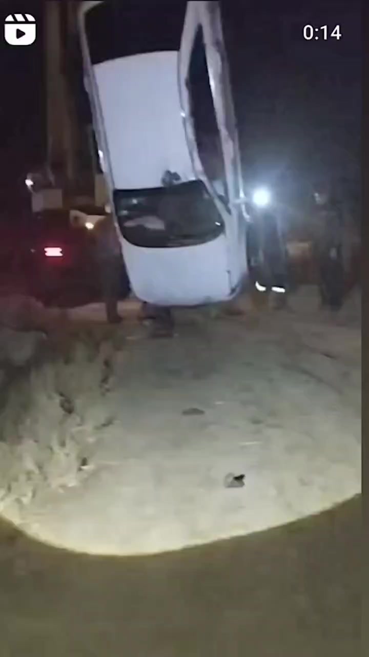 @Мая