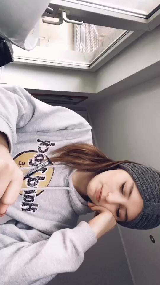 @Nataschaabhn