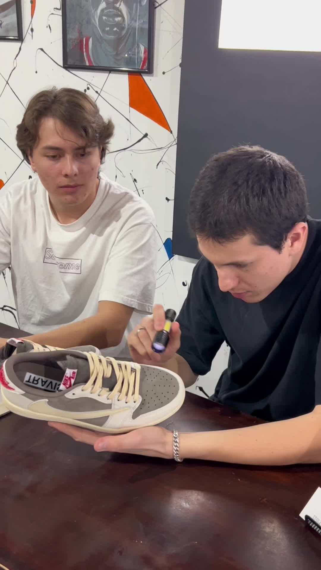 @STOLZ Sneaker Store