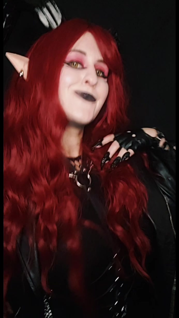 @Queen of Crows 🖤