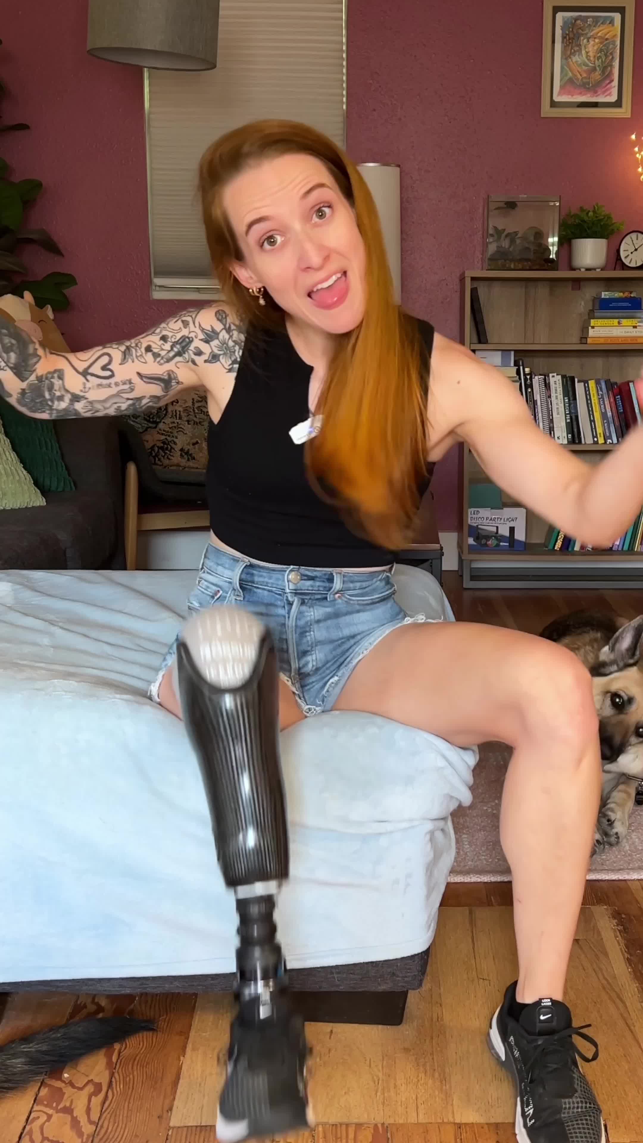 @FootlessJo