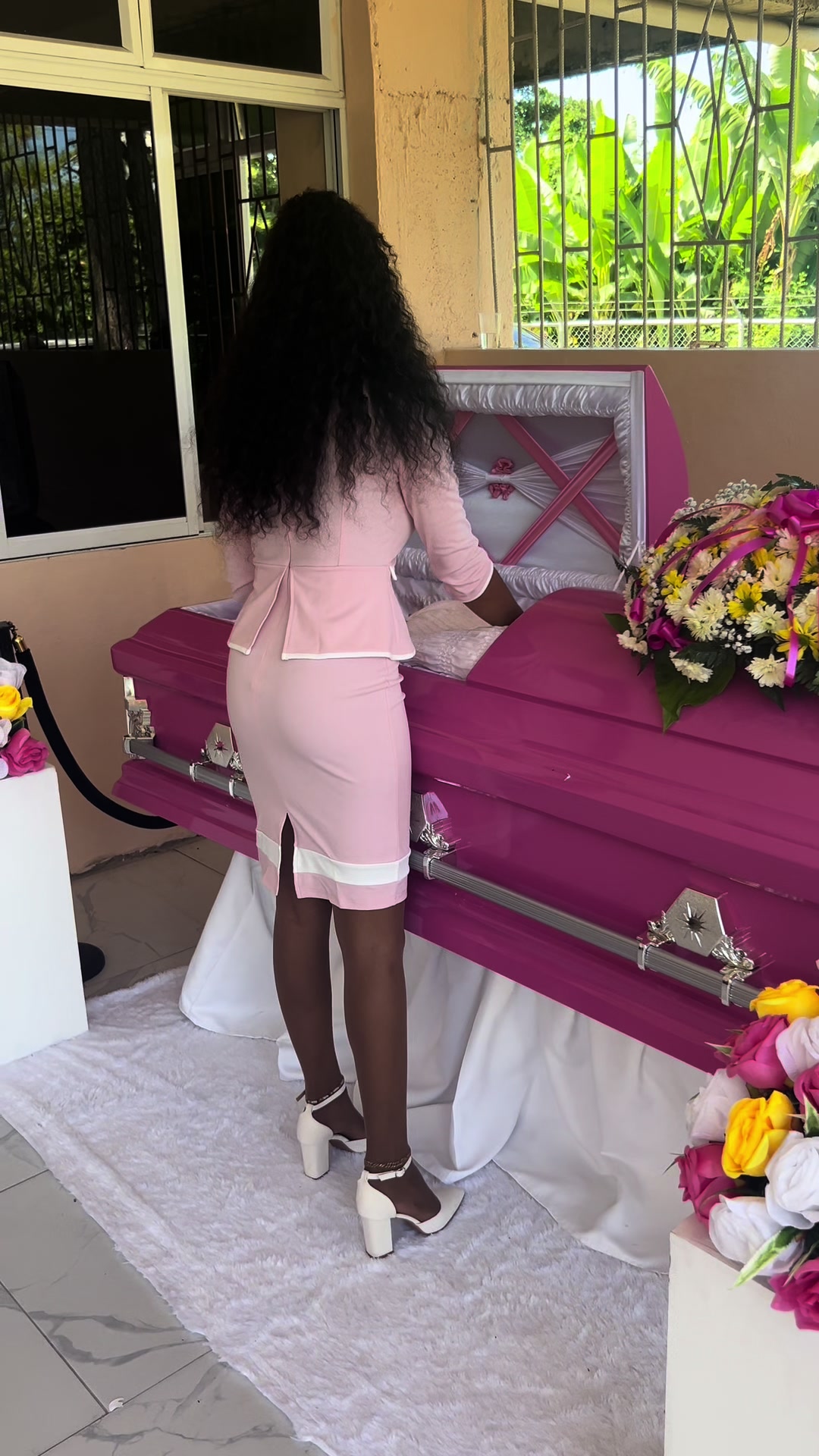 @Miss.FuneralHomeGirl