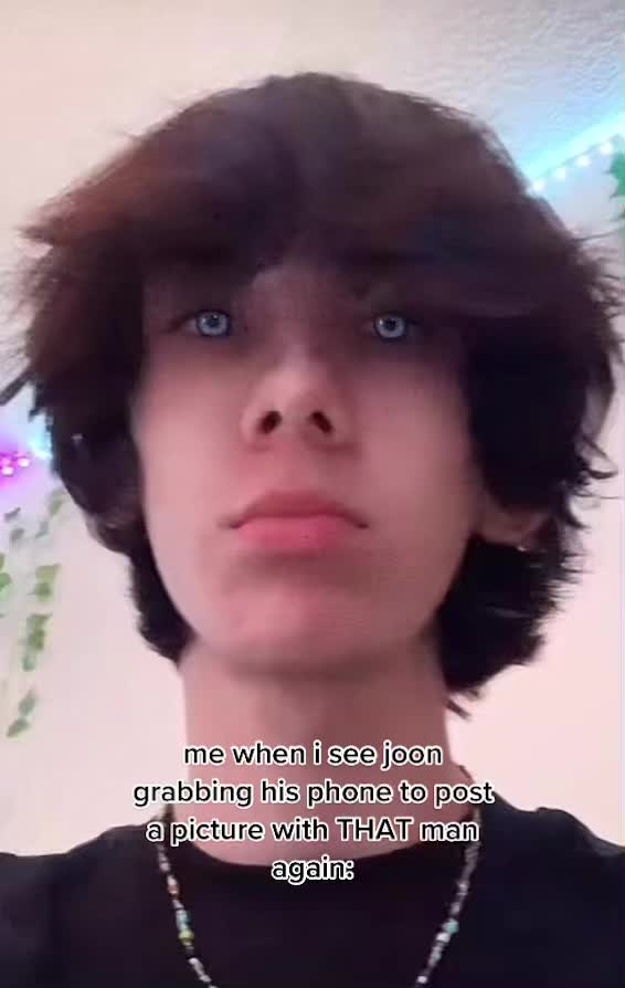@⁷