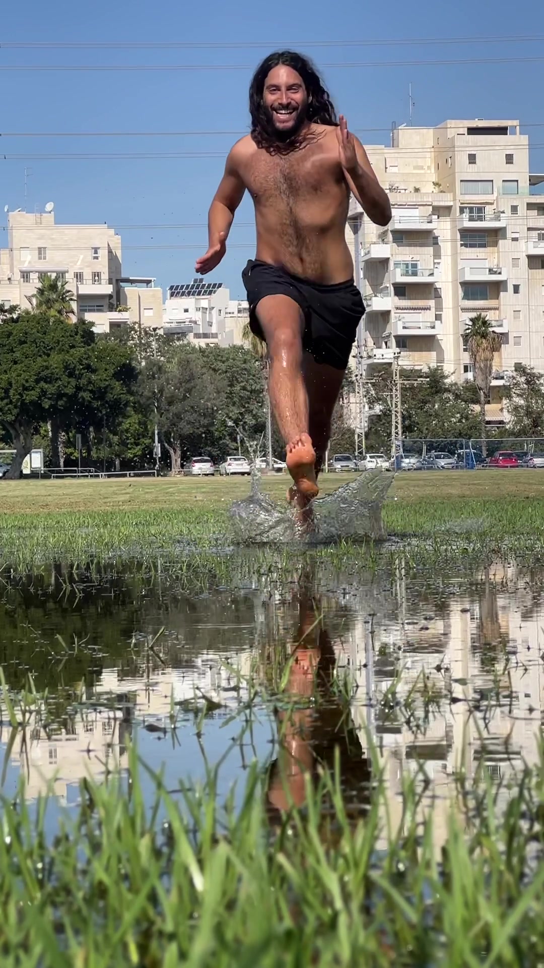 @רום היחפן