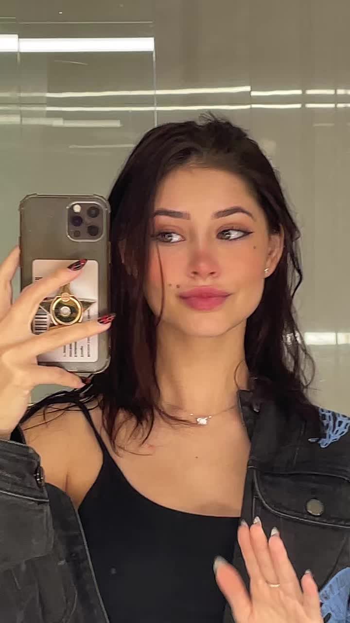 @Mariana Louise