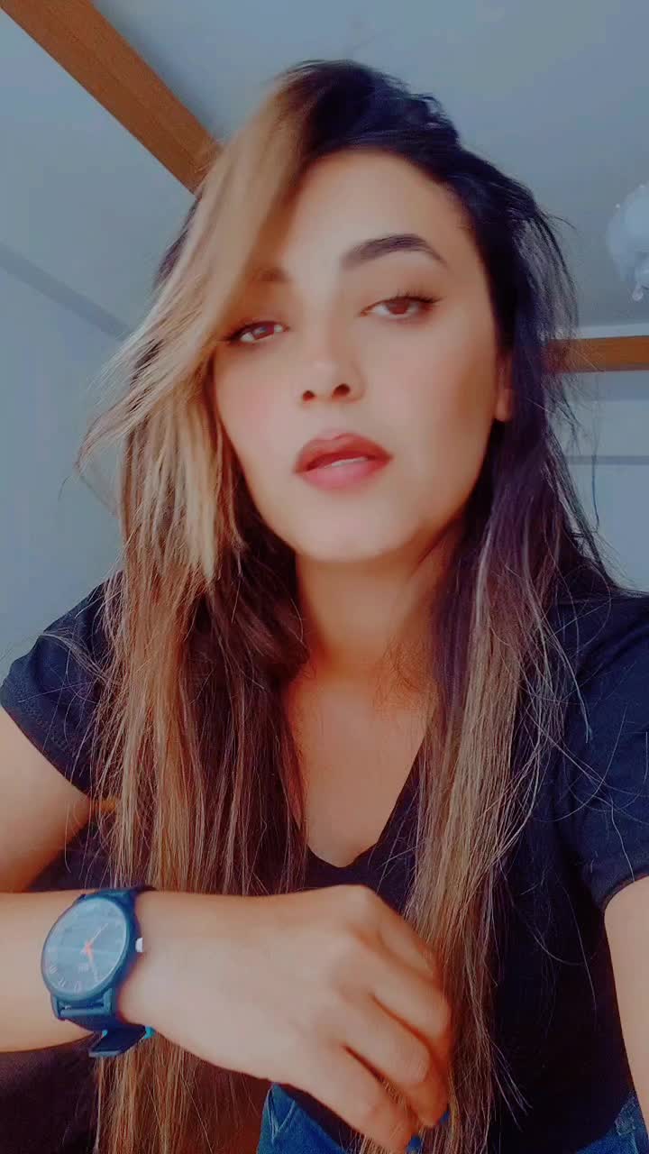 @ÖZLEM TEKEŞ 🖤🖤