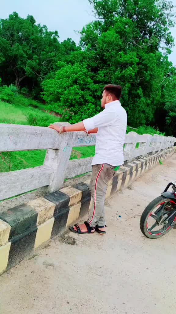 @Mr_Sayan