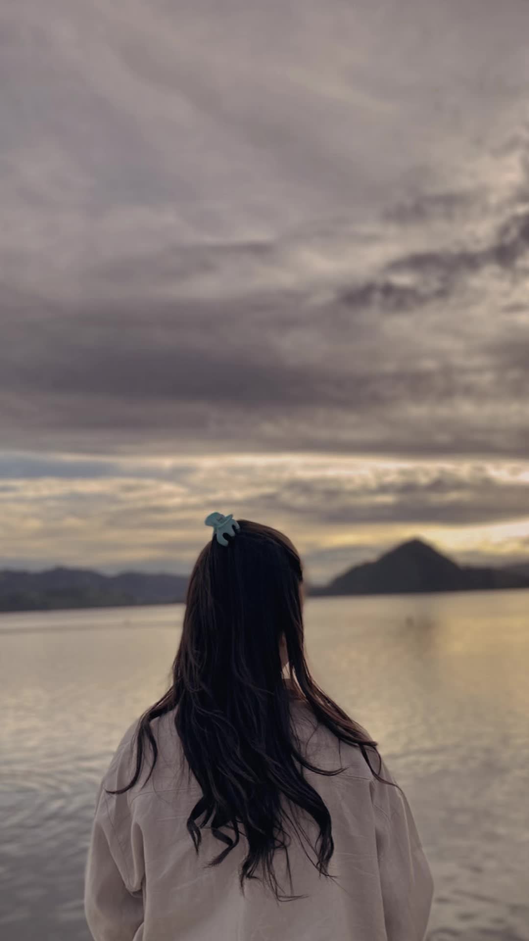@dhinsee_