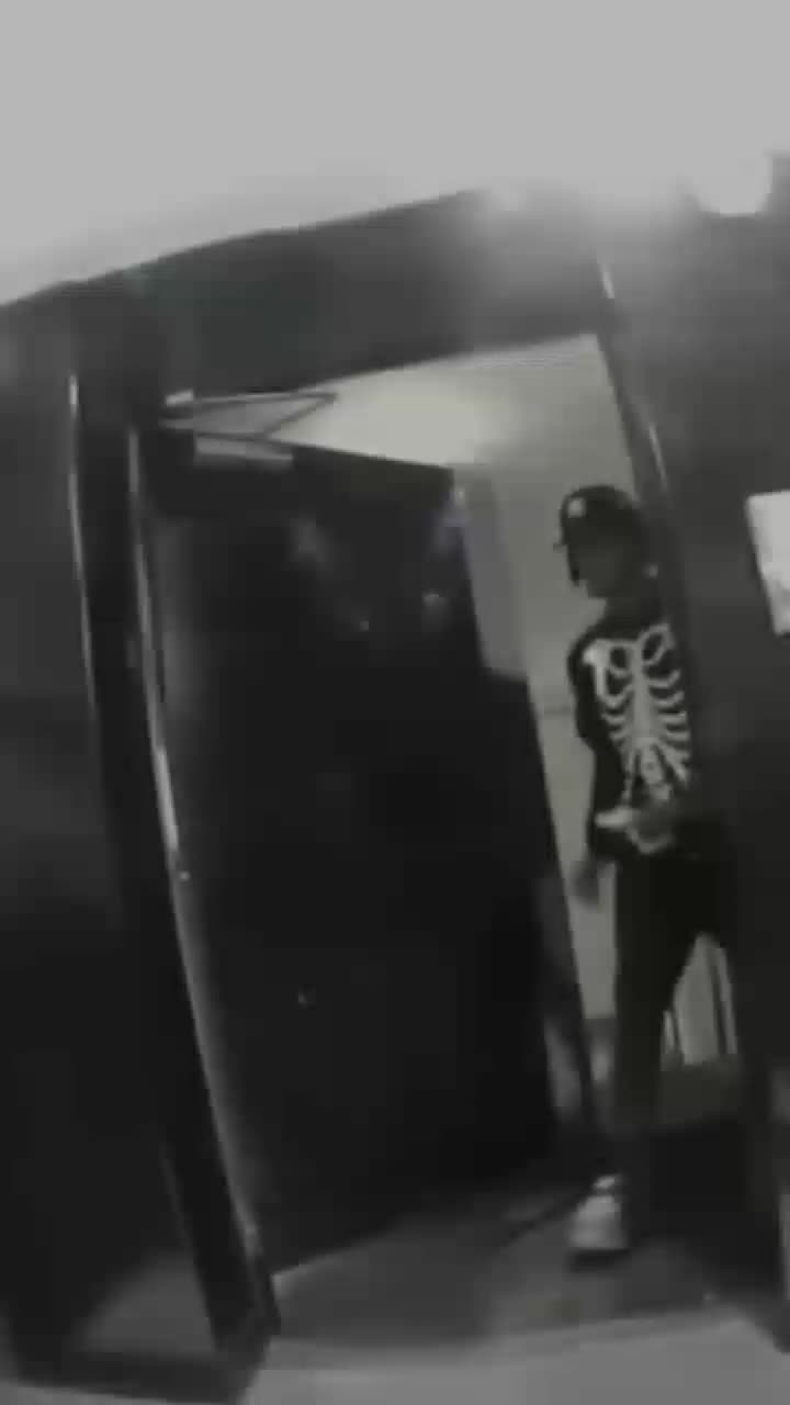 @🖤