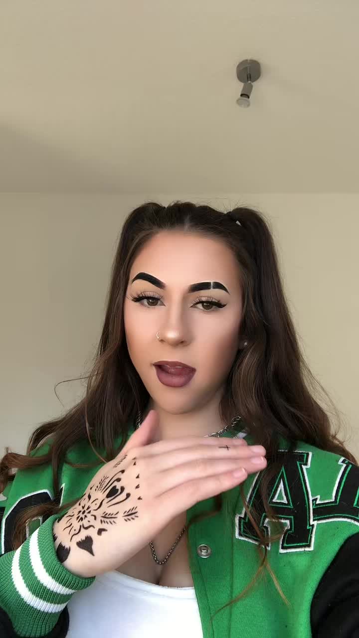 @🦋𝒮𝒾𝓈𝓈𝒾🦋