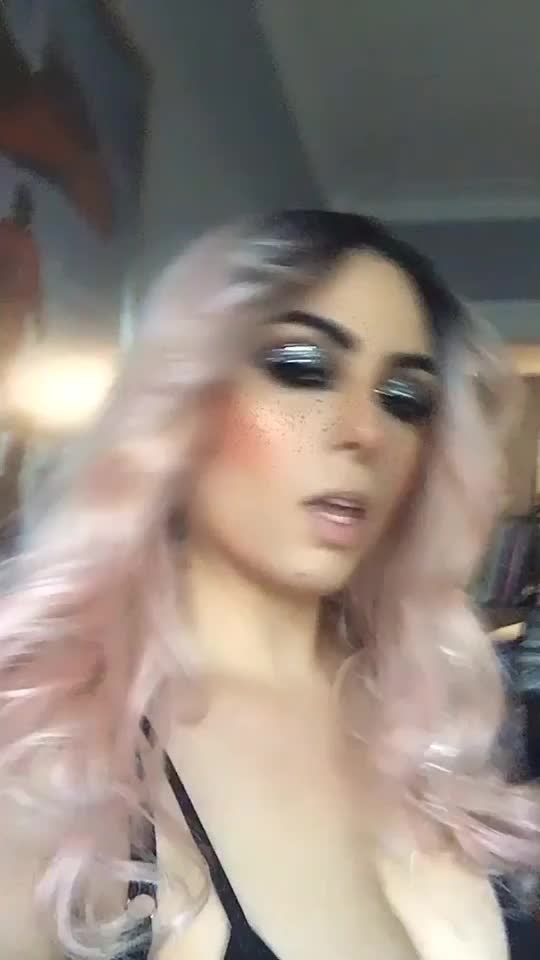 @Enya Botello