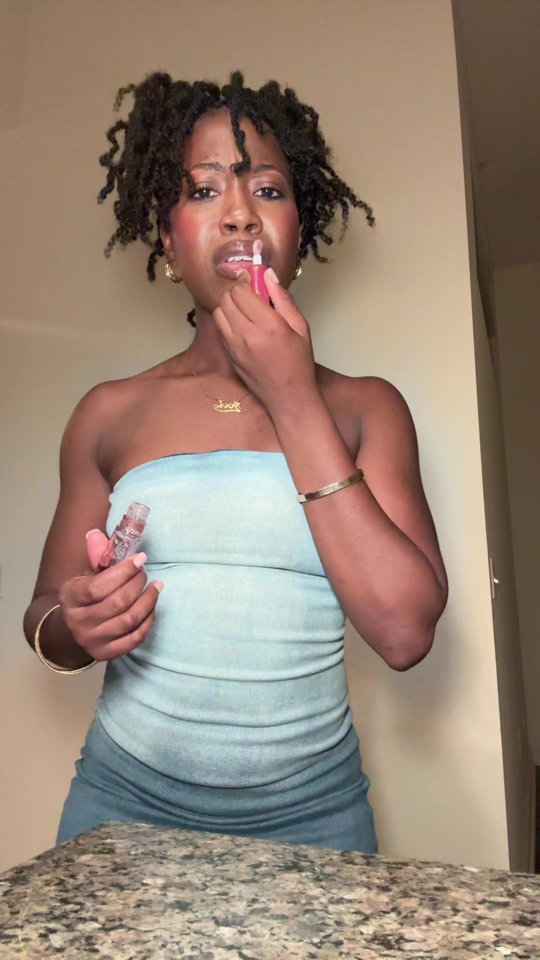 @joli_jovi
