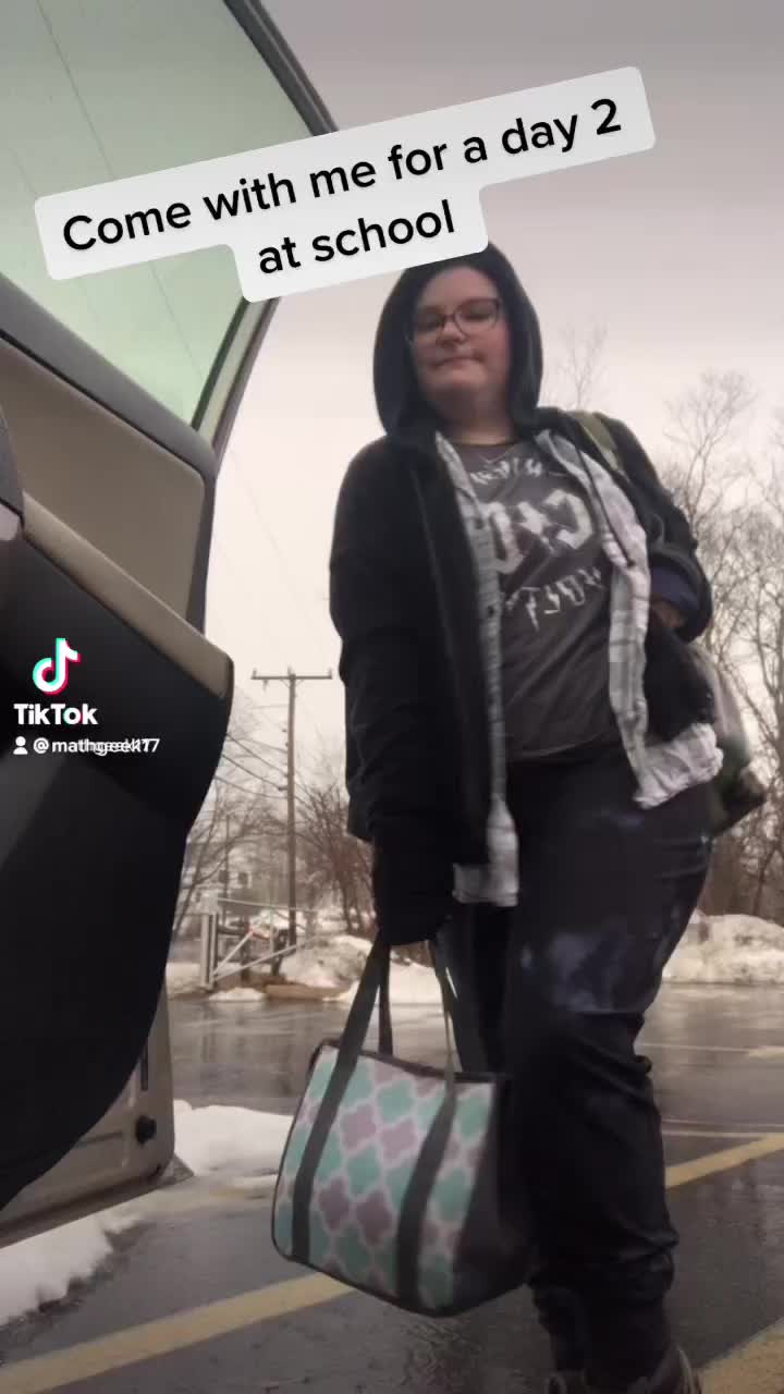 @Ari 🌈😈