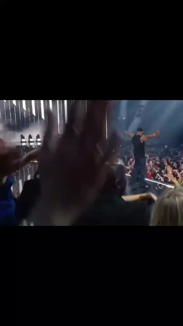 @Meme_Playlist