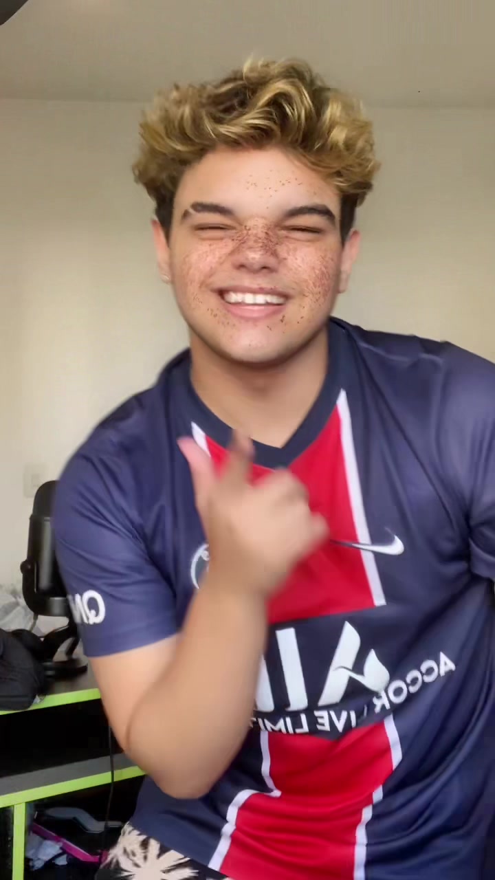 @felipebennett