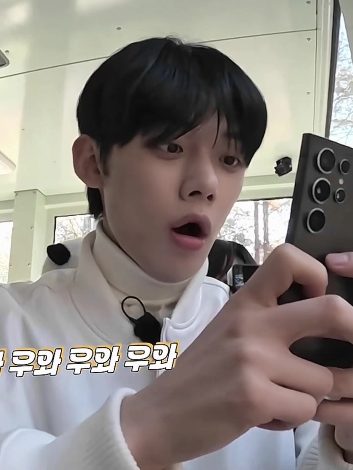 @yawnzzn’s hand holder