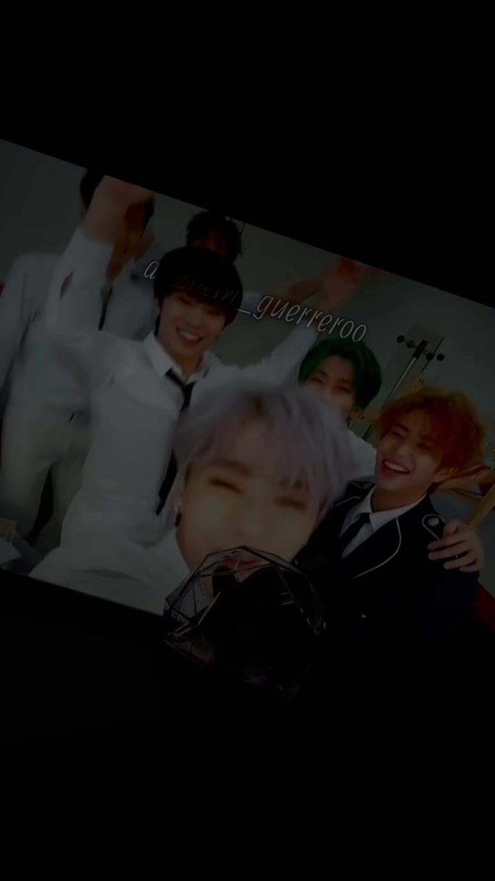 @𝘈𝘳𝘪𝘻 💜🫧