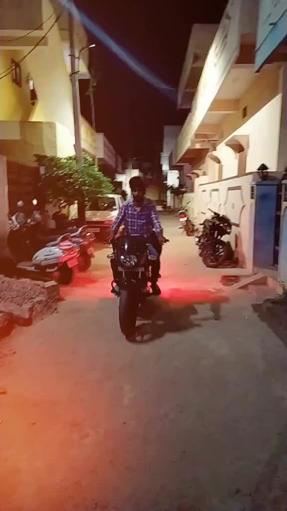 @kamina hoon 😜😜