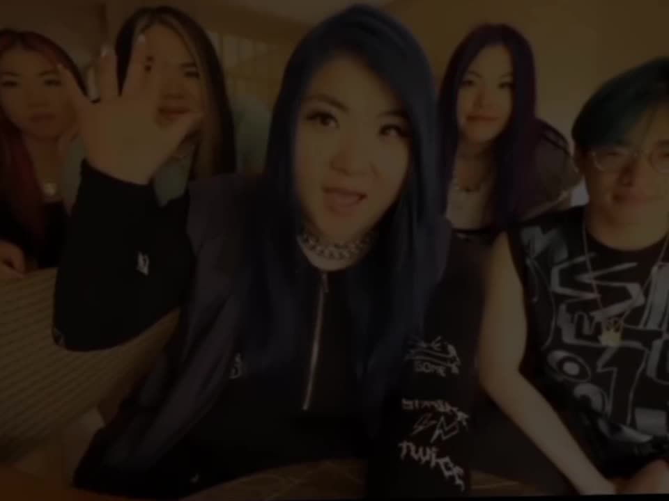 @Mewanieಠ◡ಠ