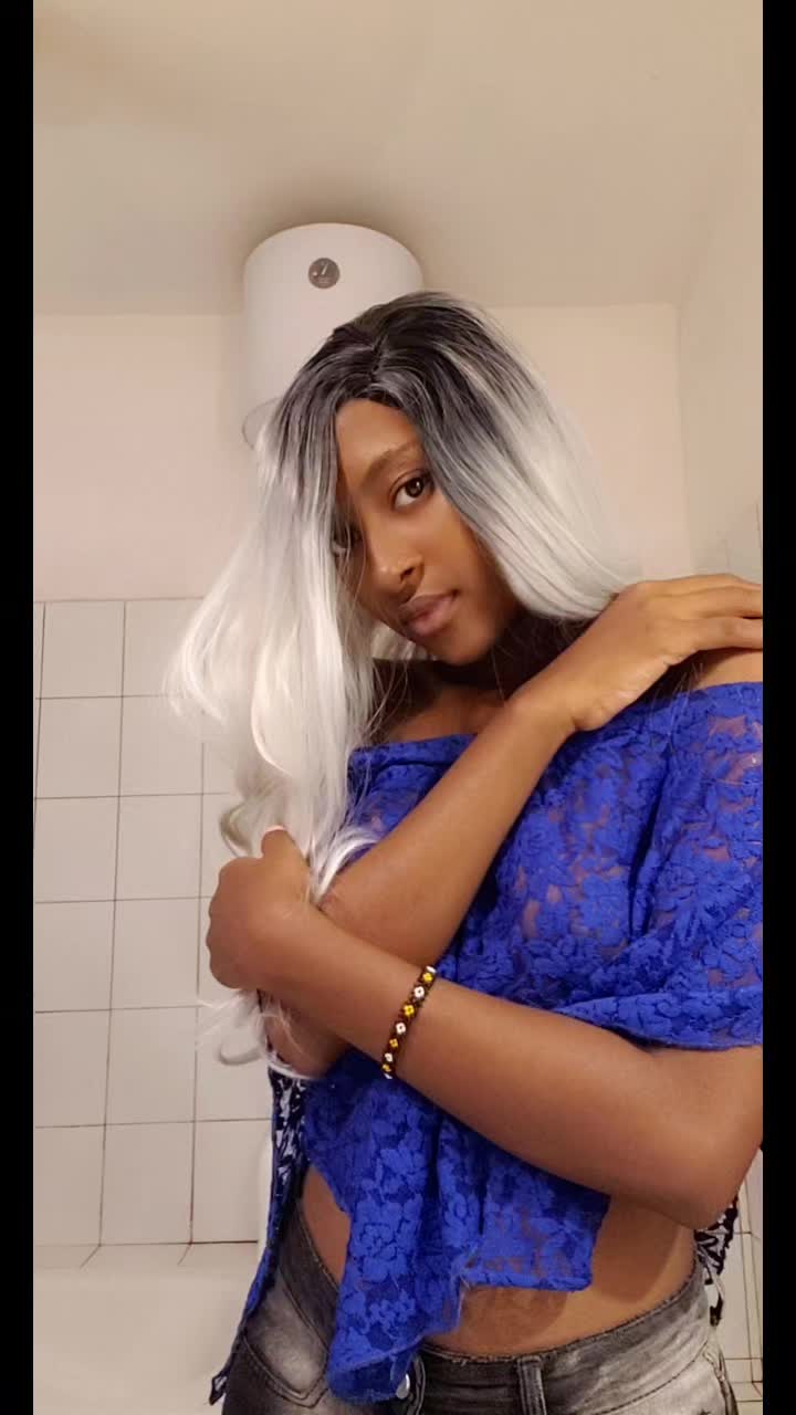 @Vee_vay 🦋💜💙💚💛🤎🤍🖤
