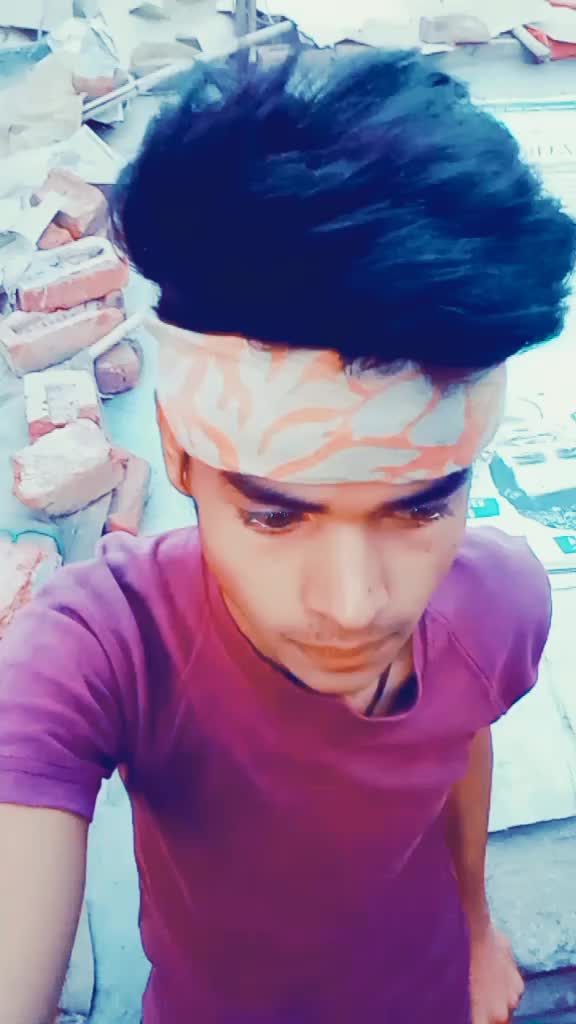 @LIFE ME PARESHAN HU