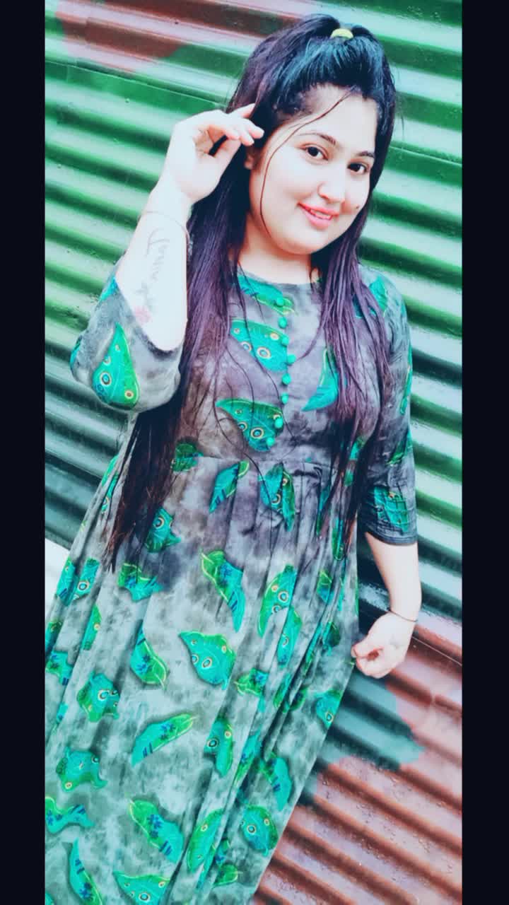@👑 TANIA MAAN 👑